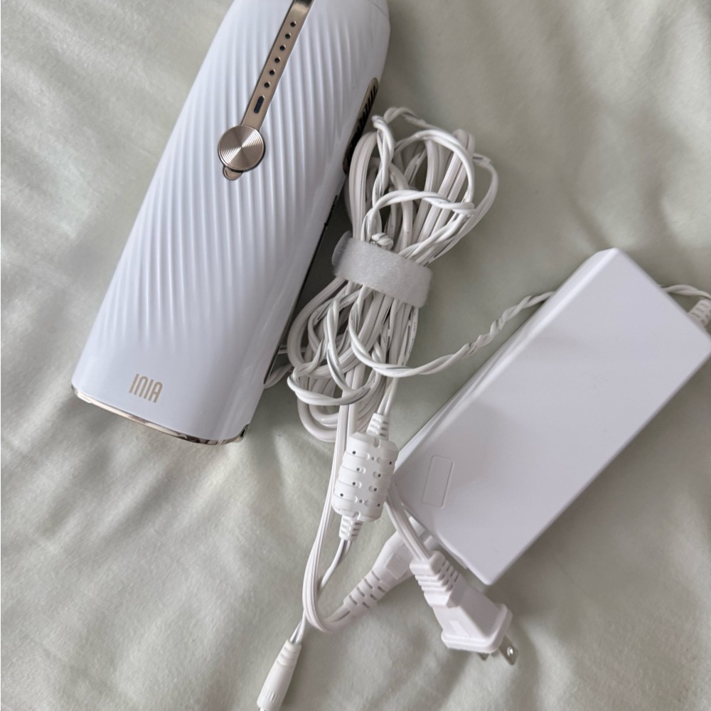 Haute White and Gold Hair Removal Device - Picture 11 of 11